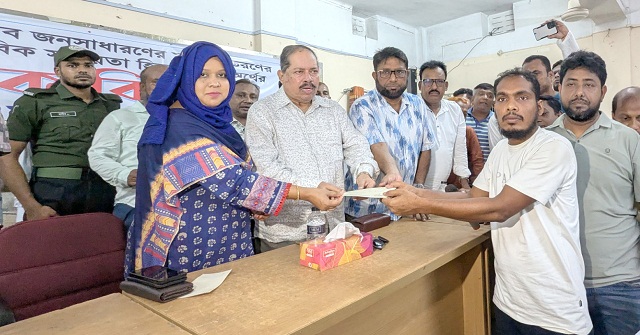  সরকার সাধারণ মানুষের জীবনমান উন্নয়নে কাজ করে যাচ্ছে: সরোয়ার 