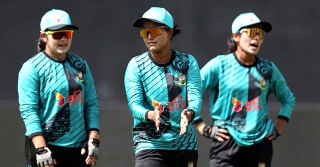 ইতিহাস বদলাতে দেশ ছাড়লো নারী ক্রিকেট দল