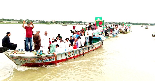 প্রধানমন্ত্রীর জন্মদিনে বানারীপাড়ায় ৭৭ ট্রলার নিয়ে ব্যতিক্রমী র‌্যালি