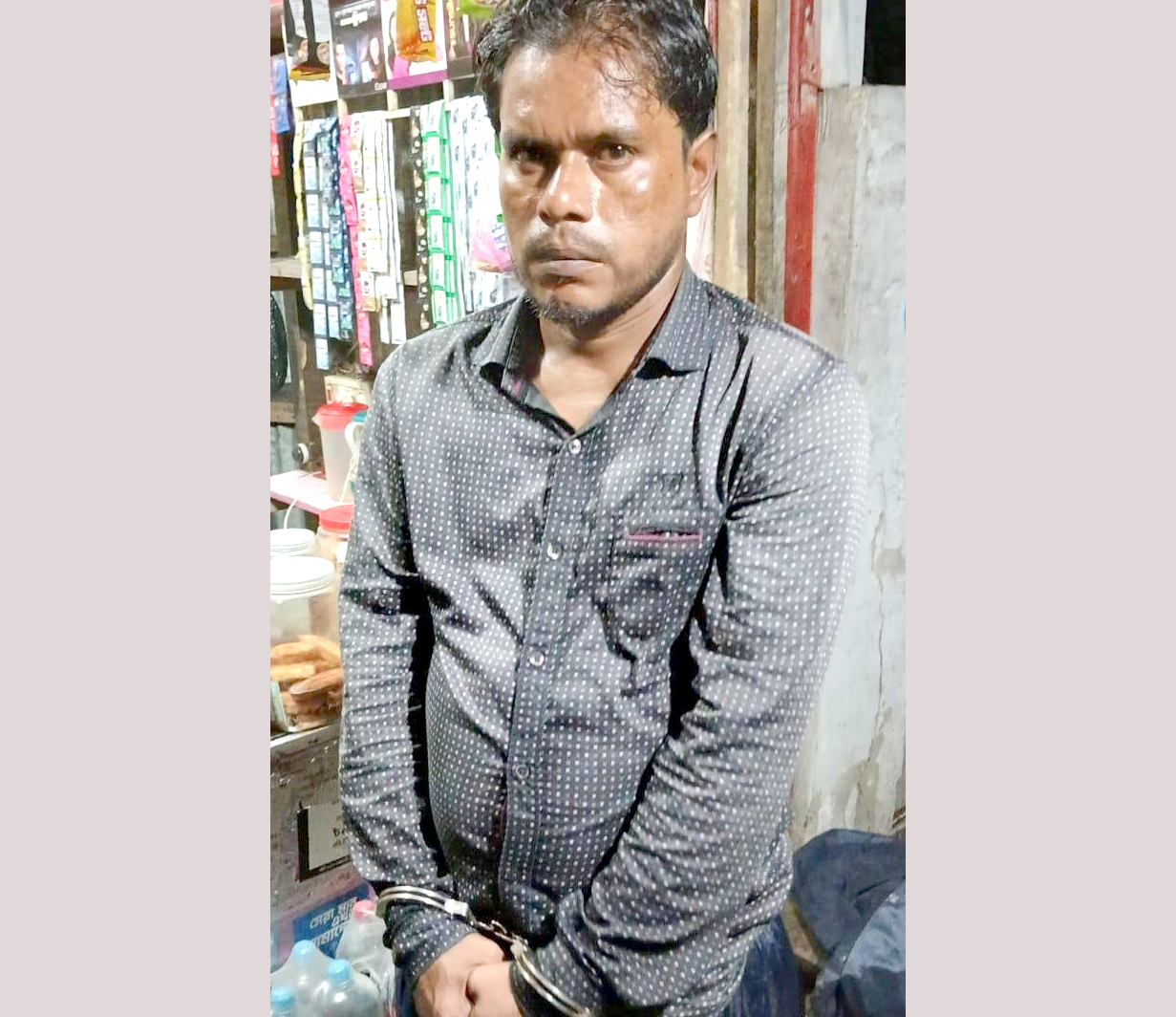 গৌরনদীতে ইয়াবাসহ আইনজীবীর সহকারী গ্রেফতার