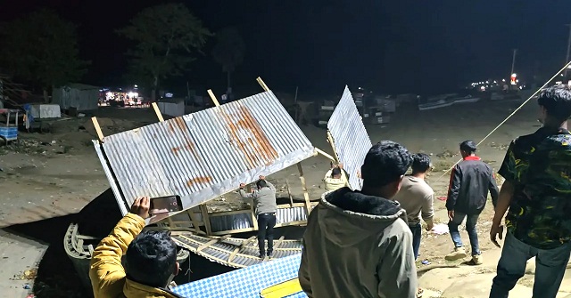 কুয়াকাটায় বহিষ্কৃত নেতার স্থাপনা ভেঙে দিল পৌর বিএনপি