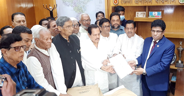 স্বতন্ত্র প্রার্থী হিসেবে মনোনয়নপত্র দিলেন সাদিক আবদুল্লাহ