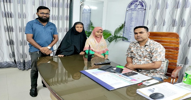নিখোঁজ হওয়া শিশুকে পরিবারের কাছে ফিরিয়ে দিল পুলিশ