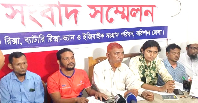 বরিশালে টোকেন নিয়েও জরিমানা, বিপাকে ইজিবাইক চালকেরা