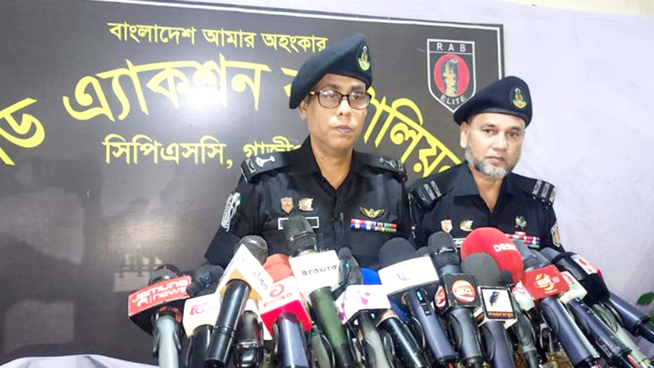 সাংবাদিক তুহিন হত্যার দায় স্বীকার করেছেন গ্রেফতার স্বাধীন: র‌্যাব