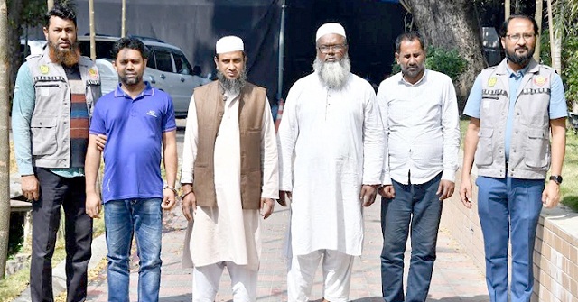 তাদের হাত ধরেই বাজারে জাল ডলার