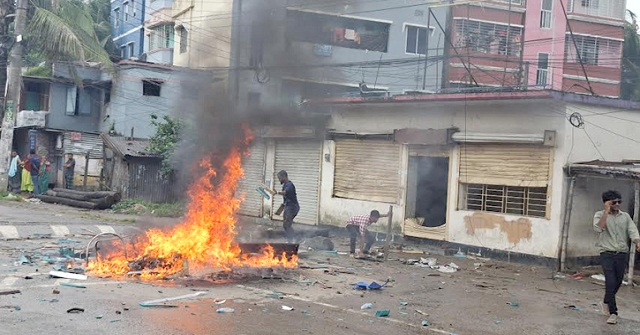 বরিশালে ওয়ার্ড আ.লীগের কার্যালয় ভাঙচুর, আসবাবপ‌ত্রে অগ্নিসংযোগ
