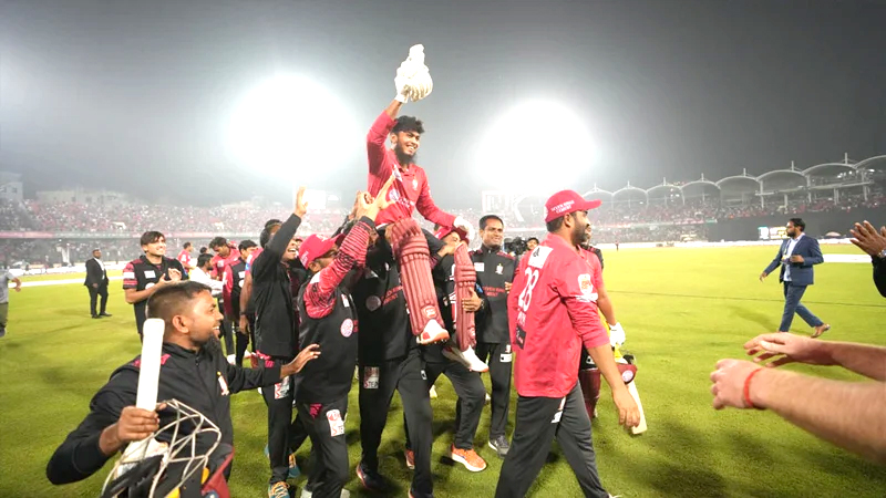 চিটাগংকে কাঁদিয়ে বিপিএলে ব্যাক টু ব্যাক চ্যাম্পিয়ন বরিশাল