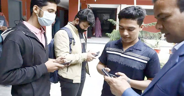 ইলিশ শিকারে সমুদ্রে যাচ্ছে হাজার হাজার জেলে