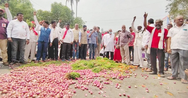 পানির দরে পেঁয়াজ, কী করবেন ভারতের কৃষকরা?