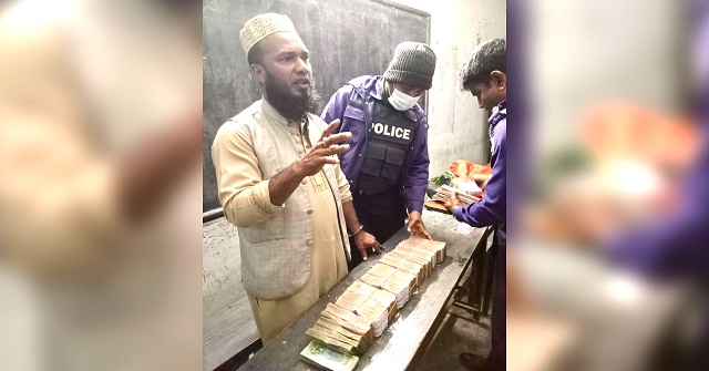 পটুয়াখালীতে অর্ধকোটি টাকাসহ আটক স্বেচ্ছাসেবক দলের নেতা