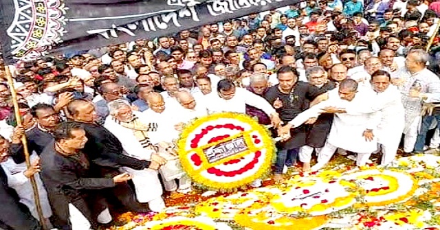 শহীদ মিনারে বিএনপির শ্রদ্ধা