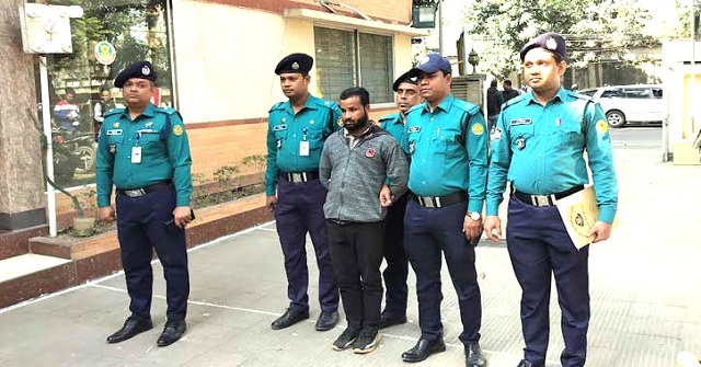 ওসি সেজে ৭৭১ নারীর সঙ্গে চ্যাট, অতঃপর ধরা