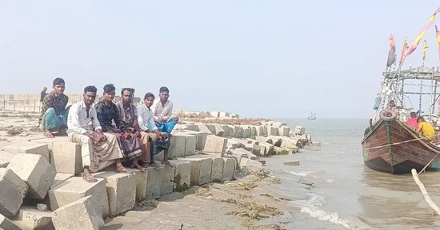 ভোলার মেঘনায় ডাকাত আতঙ্ক, ভয়ে নদী ছাড়ছেন জেলেরা