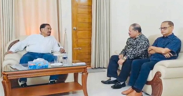 স্পিকারের সঙ্গে মজিবর রহমান সরোয়ার'র সৌজন্য সাক্ষাৎ