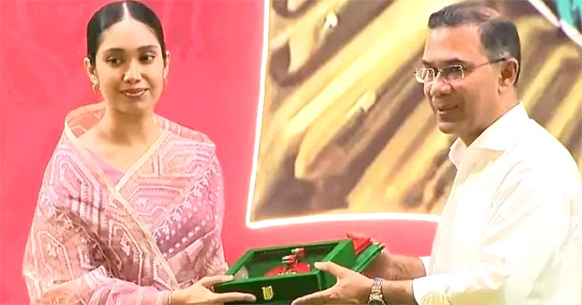 খালেদা জিয়ার পক্ষে স্বাধীনতা পুরস্কার নিলেন জাইমা রহমান