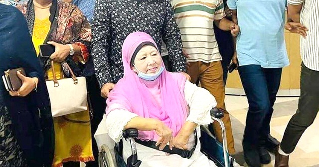 শেষ সময় তারেক রহমানসহ খালেদা জিয়ার পাশে ছিলেন যারা