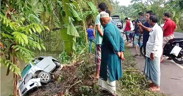 পিরোজপুরে প্রাইভেটকার খালে পড়ে দুই পরিবারের ৮ জন নিহত