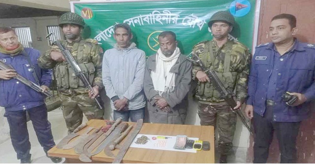 দেশীয় অস্ত্রসহ গলাচিপায় দুই মাদক কারবারি গ্রেপ্তার