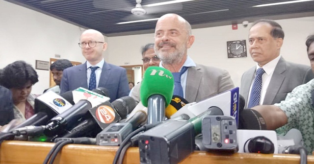 তালতলায় চিরনিন্দ্রায় ফকির আলমগীর