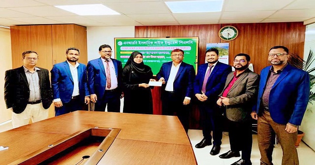৫ লাখ ৫১ হাজার ১৫০ টাকার বীমা দাবি পরিশোধ করল এনআরবি ইসলামিক লাইফ