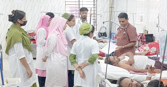 ঝালকাঠিতে উদ্বেগজনক হারে বাড়ছে ডেঙ্গু, উচ্চ ঝুঁকিতে ৭ এলাকা