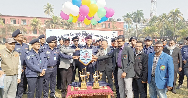 আন্তঃ‌জেলা ক্রিকেট টুর্নামেন্টের উদ্বোধন