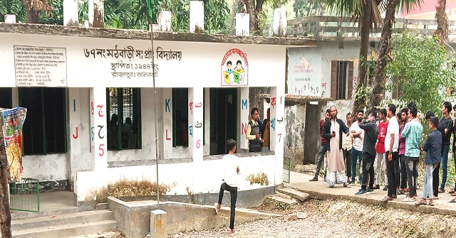  রাজাপুরে প্রধান শিক্ষকের বিরুদ্ধে সহকারী শিক্ষিকাকে হেনস্তার অভিযোগ