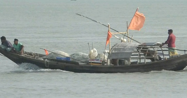 নদীতে মিলছে না ‍ইলিশ, হতাশ জেলেরা