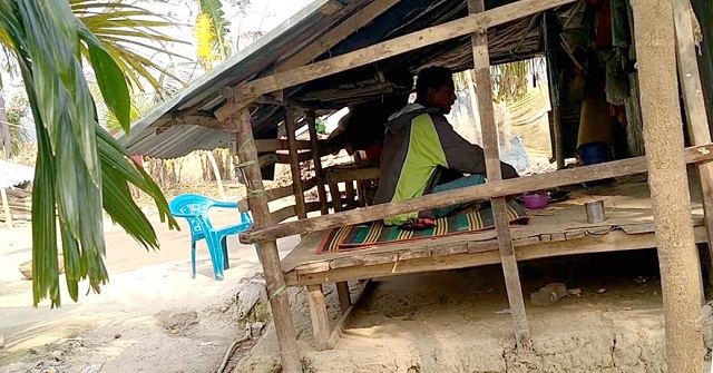 মঠবাড়িয়ায় মাদ্রাসা শিক্ষকের বসতঘর ভাংচুর