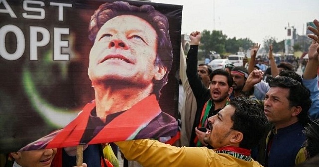 মামলা হয়নি, অনিশ্চয়তার মুখে ইমরান খান হত্যাচেষ্টার তদন্ত