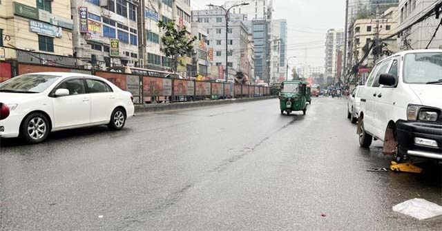 ডুবে যাওয়া নৌকার মাঝিকেই দুষছেন বেঁচে যাওয়া যাত্রীরা
