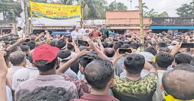 বাউফলে ১৫ বছর পর রাজপথে বিএনপির দুই পক্ষ