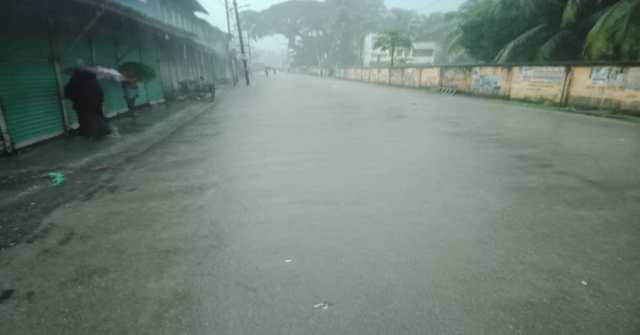 মমতার ভাঙা পা নিয়ে তৃণমূল-বিজেপির বাগযুদ্ধ!