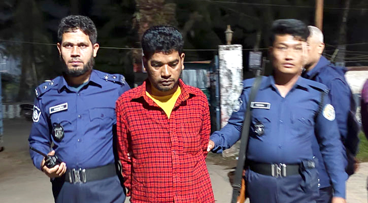 স্ত্রীকে কুপিয়ে হত্যার পর থানায় আত্মসমর্পণ করলেন স্বামী