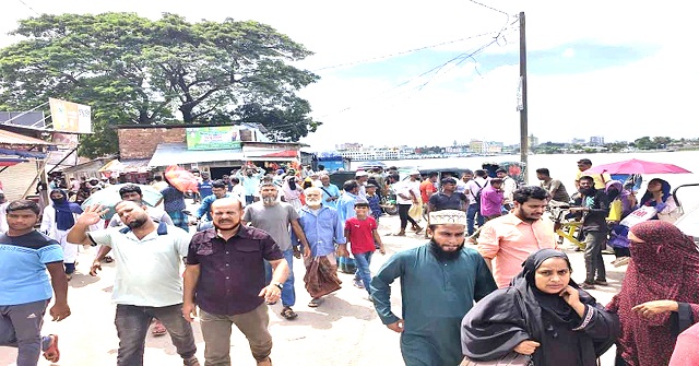 বরিশালের চরকাউয়া থেকে ৬ রুটে বাস ধর্মঘট, ভোগান্তিতে যাত্রীরা