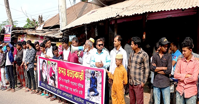 মাইক্রোবাস ও থ্রি হুইলারে গন্তব্যে ফিরছেন যাত্রীরা