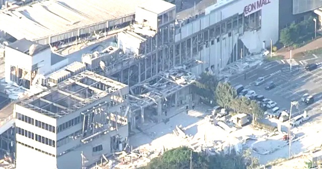 জাপানে ভূমিকম্পে ধসে পড়েছে শপিংমল, বহু হতাহতের শঙ্কা