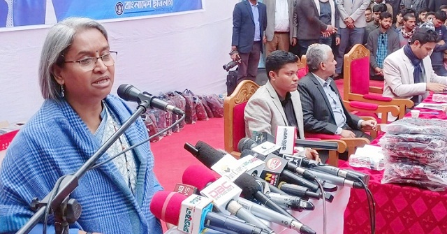 আড়াই বছর ক্লাসে না আসা সেই শিক্ষিকা আবারও নিলেন ছুটি