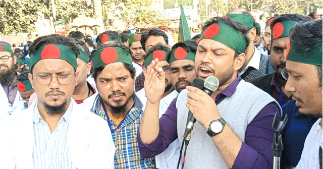 সমাবেশে আসবেন না সারজিস আলম, চিকিৎসকদের ভুয়া ভুয়া স্লোগান