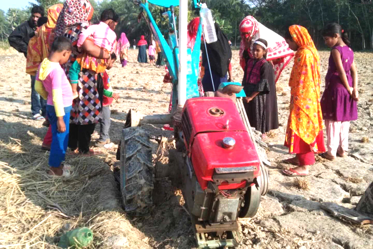 পিরোজপুরে ট্রাক্টরের ফালে প্যাঁচানো দঁড়ি খুলতে গিয়ে কিশোরের মৃত্যু