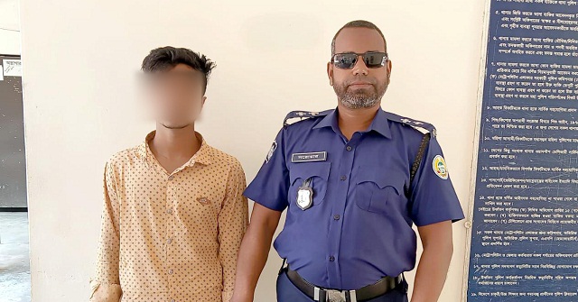মঠবাড়িয়ায় পলাতক আসামি গ্রেপ্তার