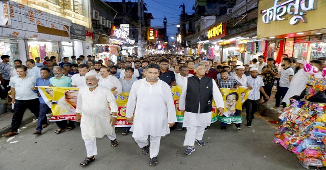 সন্ত্রাস নৈরাজ্যের প্রতিবাদে বরিশালে আ’লীগের বিক্ষোভ