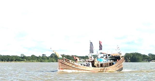  মেহেন্দিগঞ্জে ট্রলারে ডাকাতি!