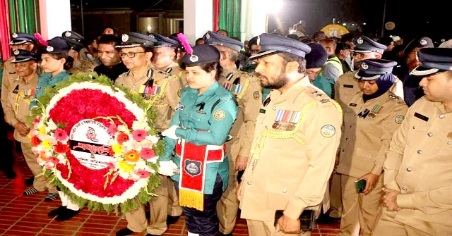 ভাষা শহীদদের প্রতি বিএমপি কমিশনারের শ্রদ্ধা নিবেদন