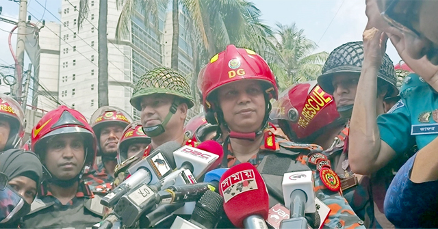 গৌরনদীতে লকডাউনে কঠোর অবস্থানে ইউএনও