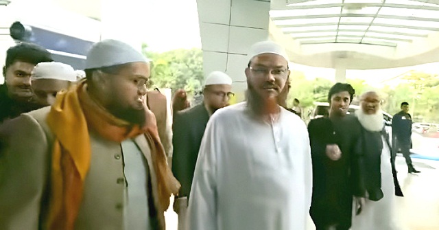 হাসপাতালে খালেদা জিয়ার খোঁজ নিলেন চরমোনাই পীর