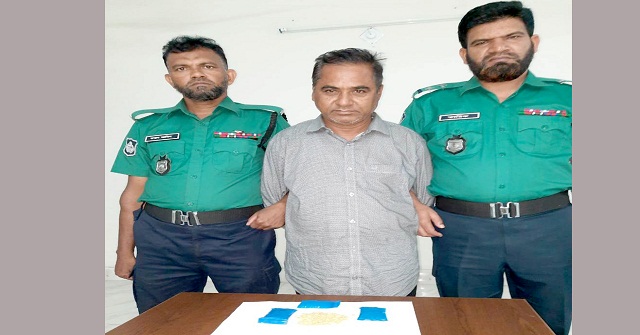 ঝালকাঠিতে কর্মহীন মানুষের মাঝে খাদ্যসামগ্রী বিতরণ
