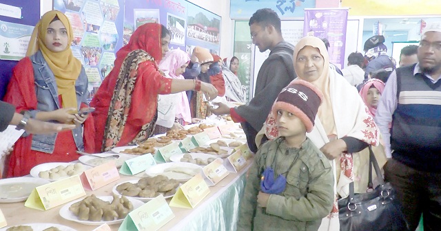 ঝালকাঠিতে পিঠা উৎসব