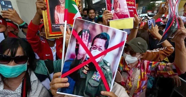 'নারীঘটিত কারণে' ভাইস চেয়ারম্যানকে গণধোলাই 